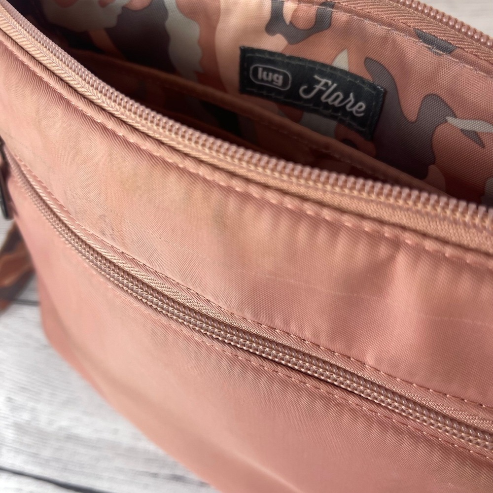 LUG Flare Crossbody Bag Quilted Blush Pink Padded Lightweight Travel Purse - Picture 5 of 10